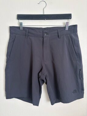 The North Face Men’s Hybrid Shorts Stow Pocket Waist 32 *Measure 34* Inseam 9”